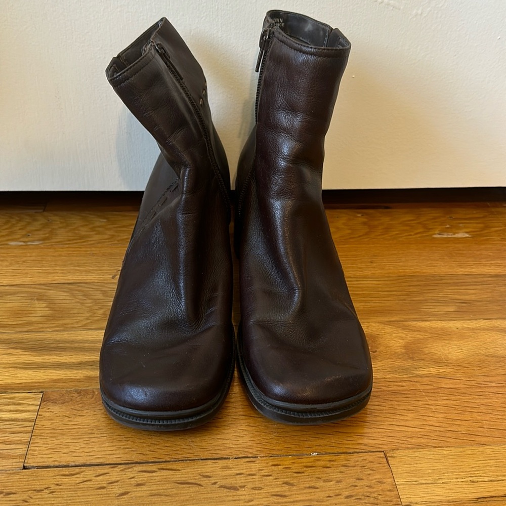 Brown boots, perfect for nicer attire